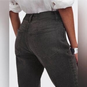 Madewell Mid-Rise Cheeky "90s Straight Jean Non- Distressed Black Size 25P